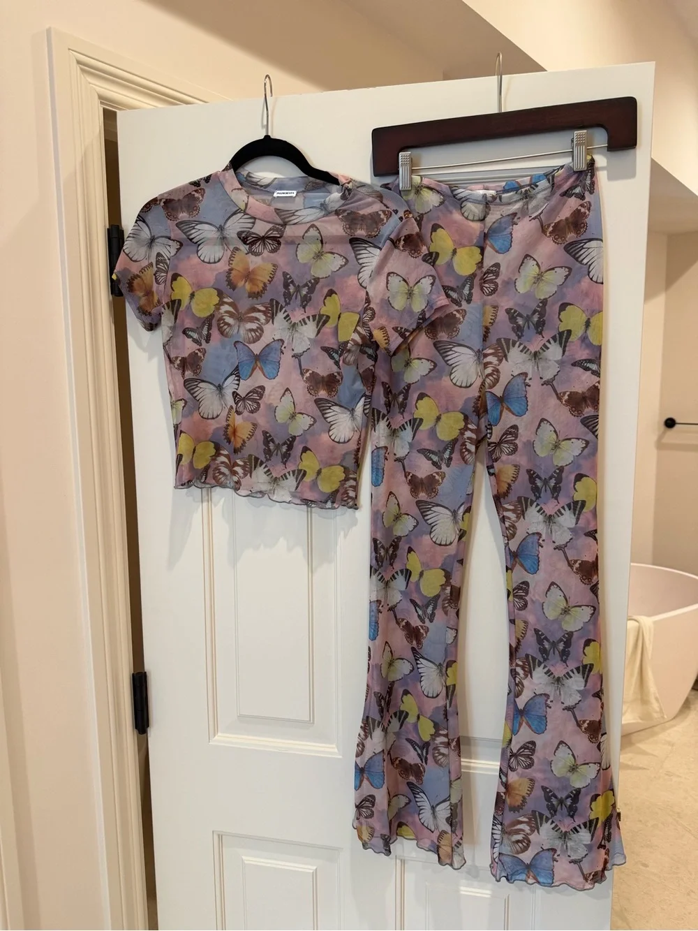 iNAMORATA selling shirt